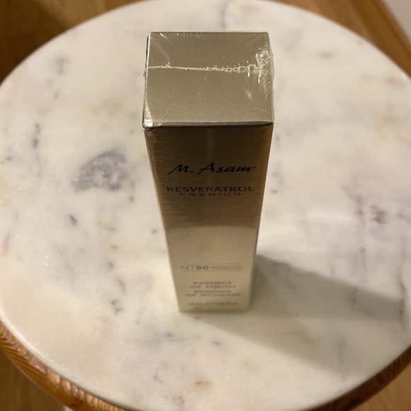 M. Asam Resveratrol Premium NT50 Serum - Picture 2 of 4